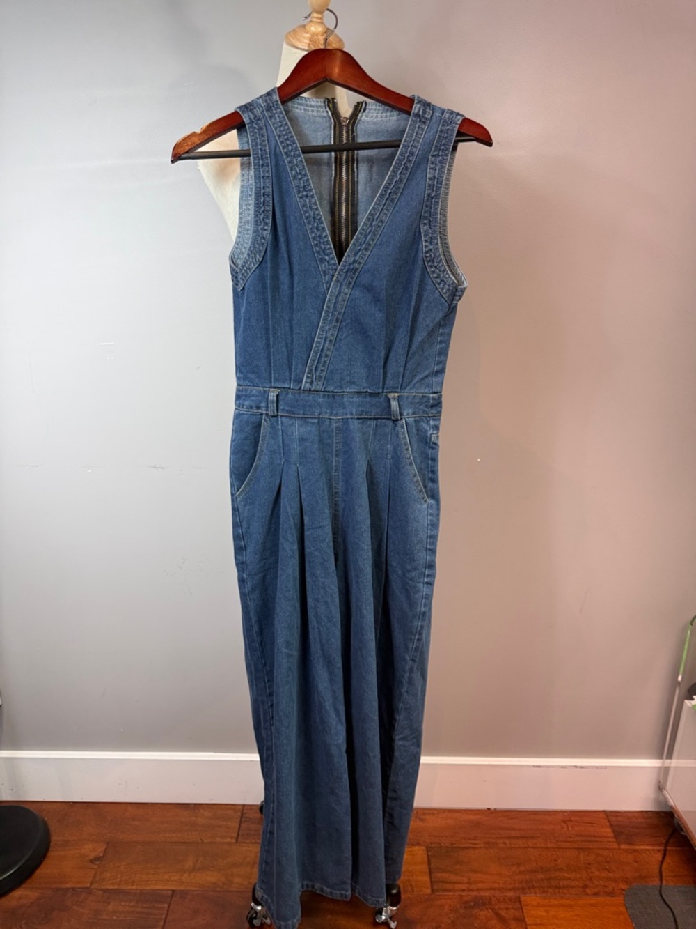 Sleeveless Wide-Leg Denim Overalls in Blue - Picture 2 of 9